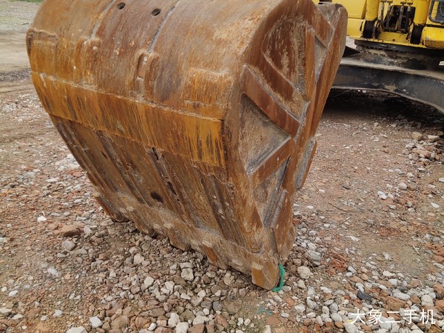 小松 PC240LC-8M0 挖掘机