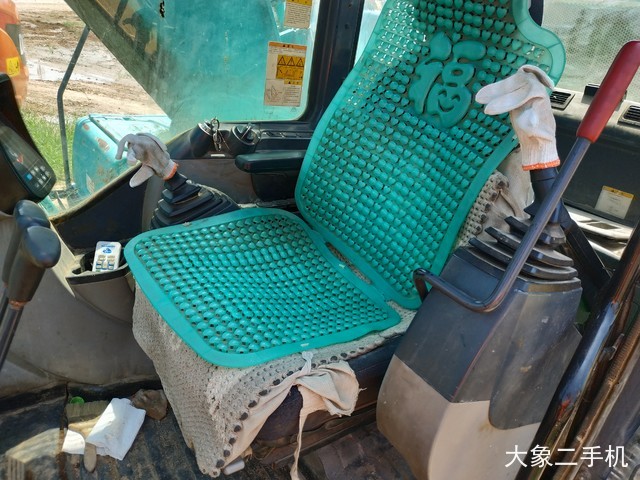 神钢 SK210LC-8 挖掘机