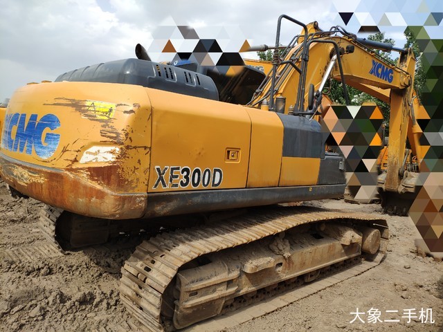 徐工 XE200D 挖掘机