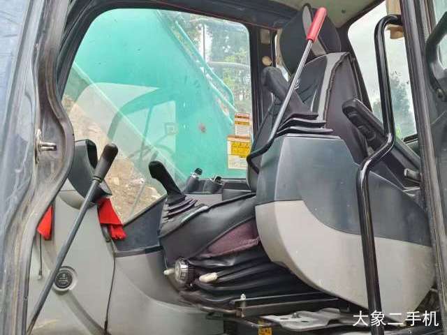 神钢 SK210LC-8 挖掘机