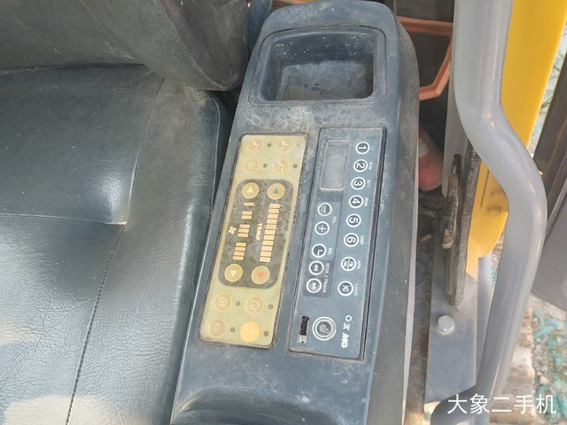 徐工 XE370CA 挖掘机