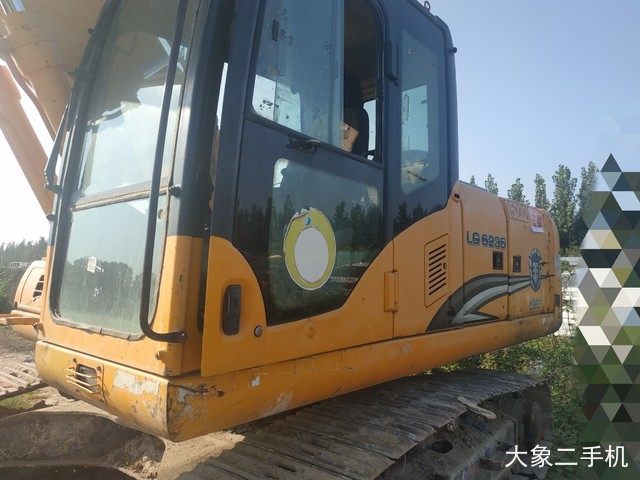 龙工 LG6235 挖掘机