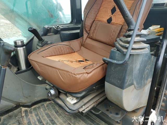 神钢 SK260LC-8 挖掘机