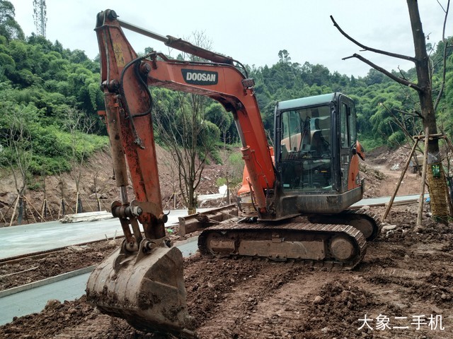 斗山 DX60 挖掘机