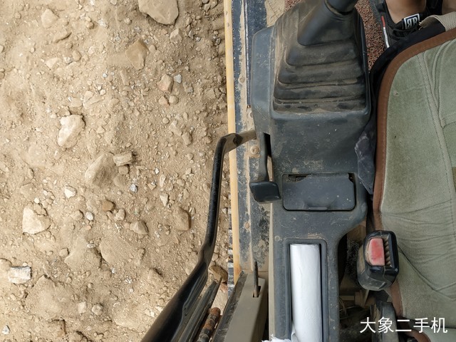 卡特彼勒 323DL 挖掘机