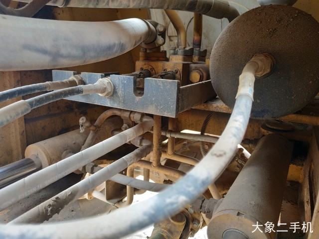 山工 SEM652D 装载机