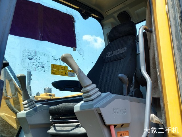 徐工 XE135D 挖掘机