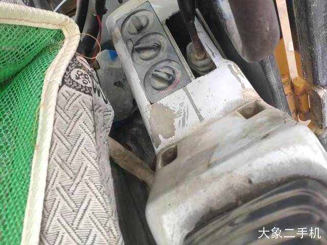 现代 R210W-5 挖掘机