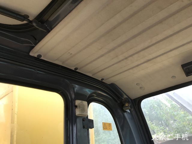 神钢 SK210LC-8 挖掘机