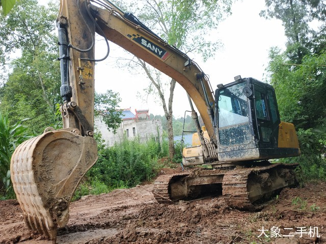 三一重工 SY135C 挖掘机