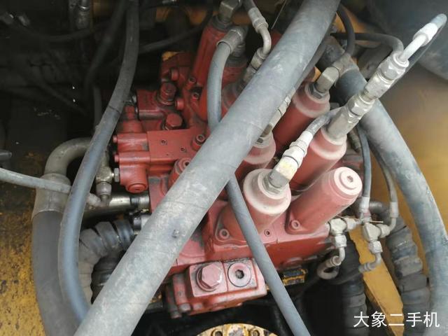 现代 R210W-7 挖掘机