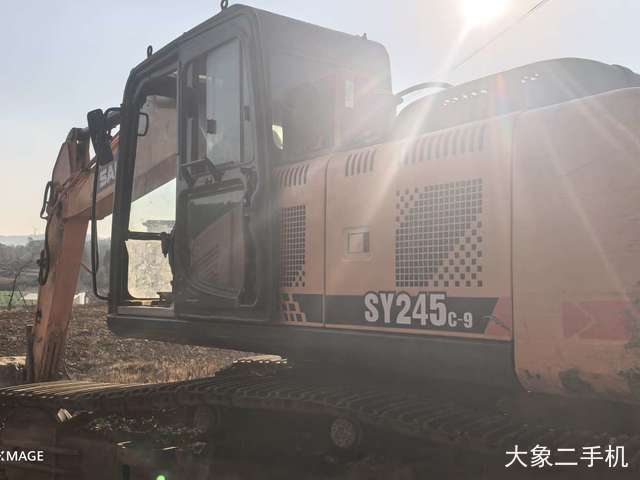 三一重工 SY235C 挖掘机