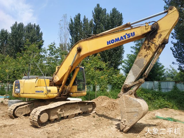 小松 PC200-8 挖掘机