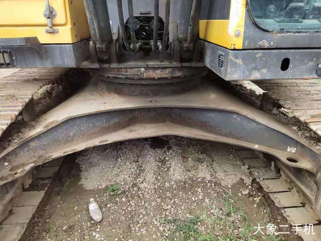 沃尔沃 EC240BLC 挖掘机