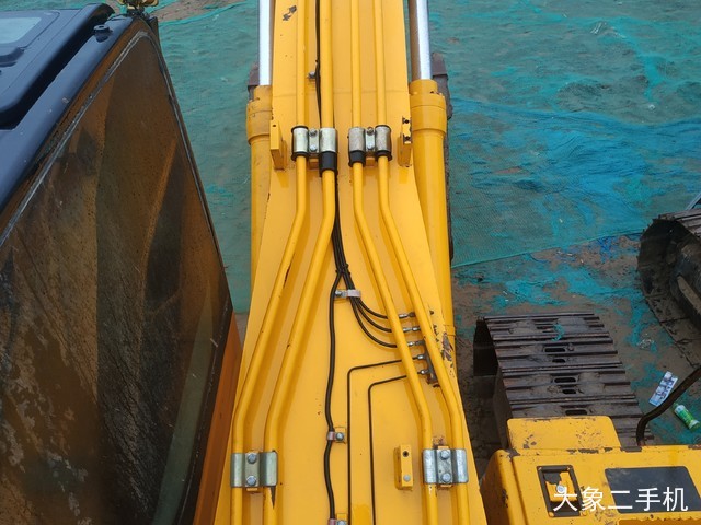 龙工 LG6220D 挖掘机