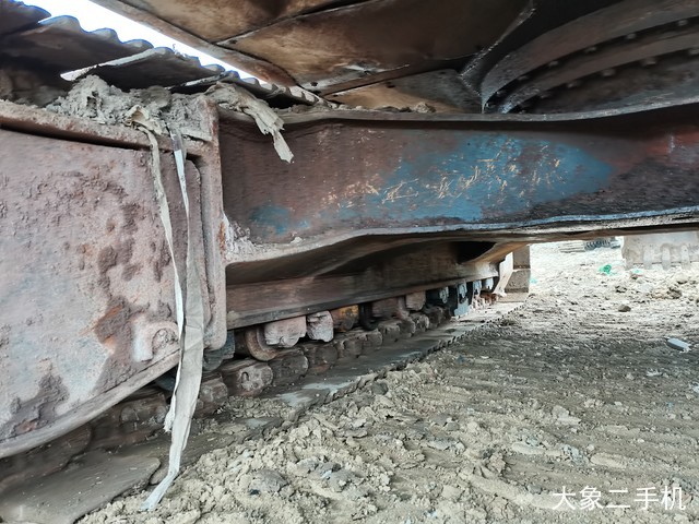 现代 R225LC-7 挖掘机