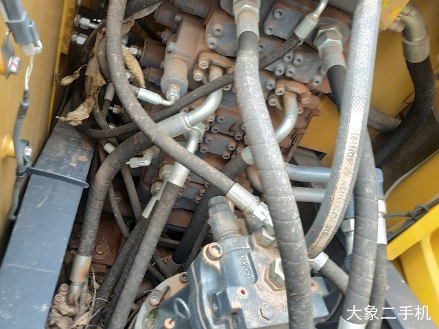 徐工 XE150D 挖掘机