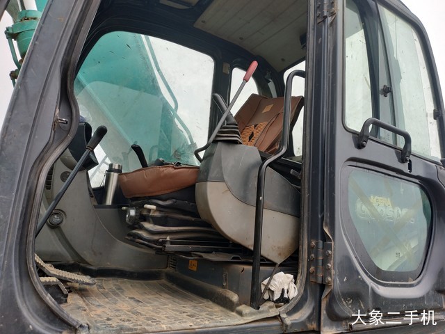 神钢 SK260LC-8 挖掘机