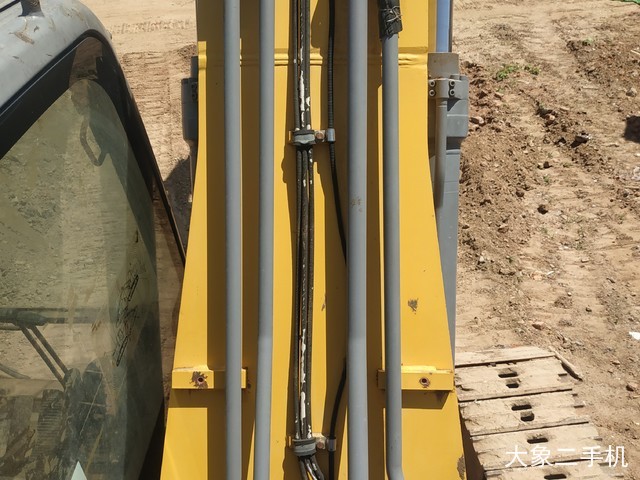 徐工 XE215C 挖掘机