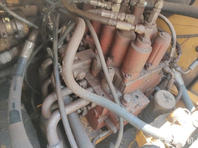 现代 R225-7 挖掘机