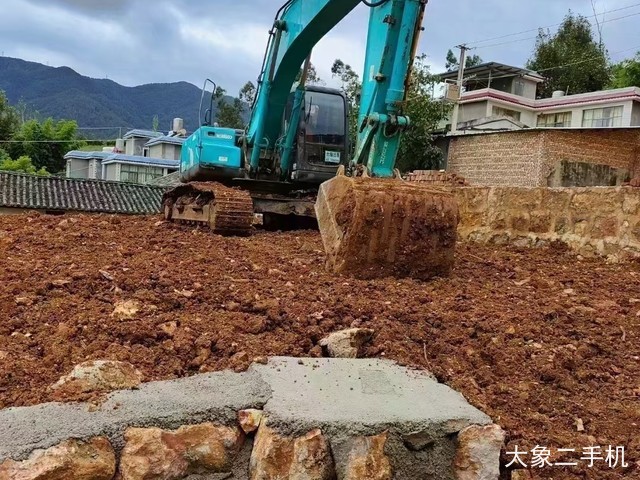 神钢 SK210LC-8 挖掘机