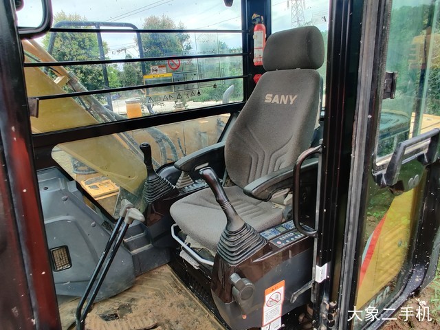 三一重工 SY75C 挖掘机