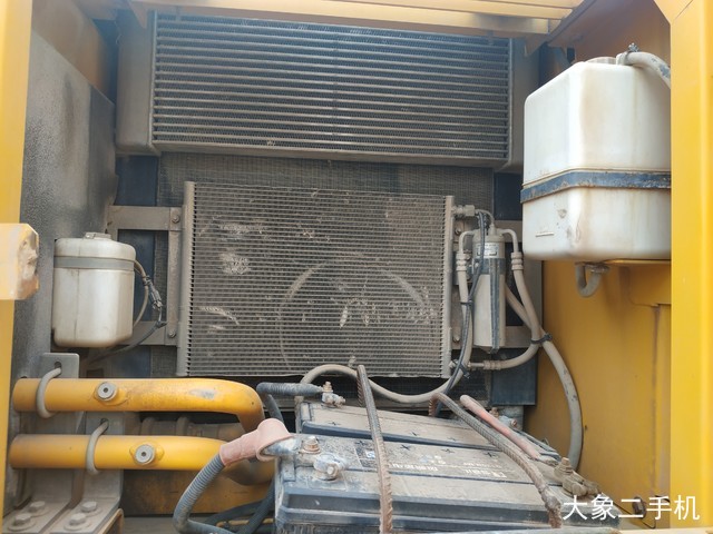 徐工 XE260C 挖掘机