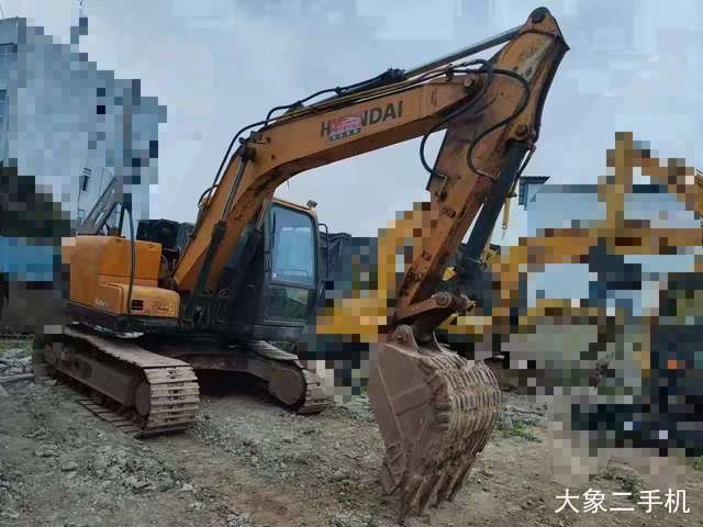 现代 R110-7 挖掘机