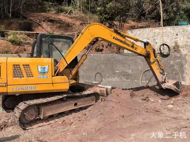 龙工 LG6090 挖掘机