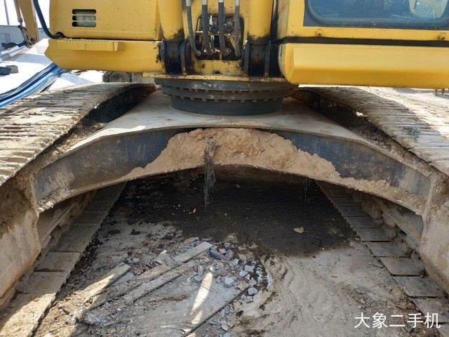 小松 PC240LC-8M0 挖掘机