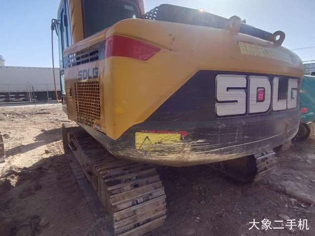 山东临工 E6135F 挖掘机