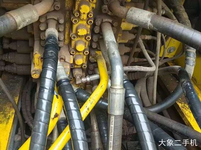 小松 PC210 挖掘机