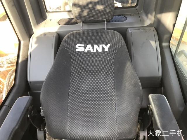 三一重工 SY135C 挖掘机