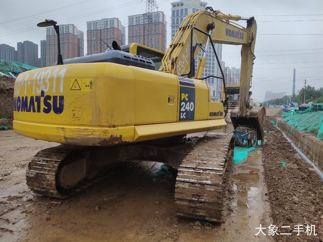 小松 PC240LC-8M0 挖掘机