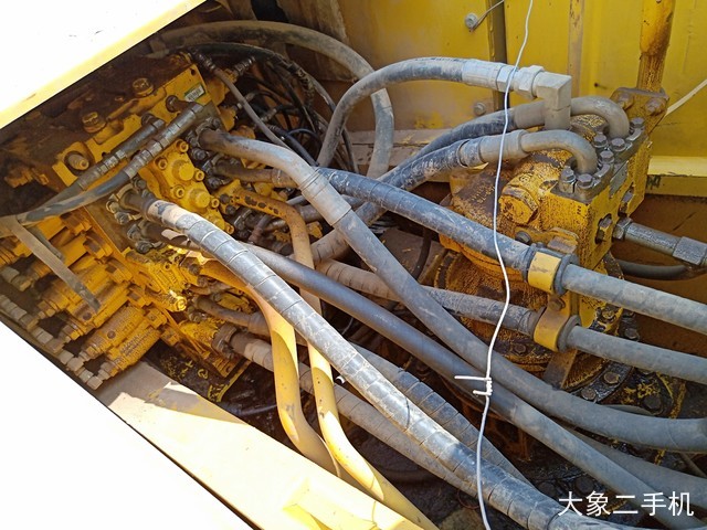 小松 PC240LC-8M0 挖掘机