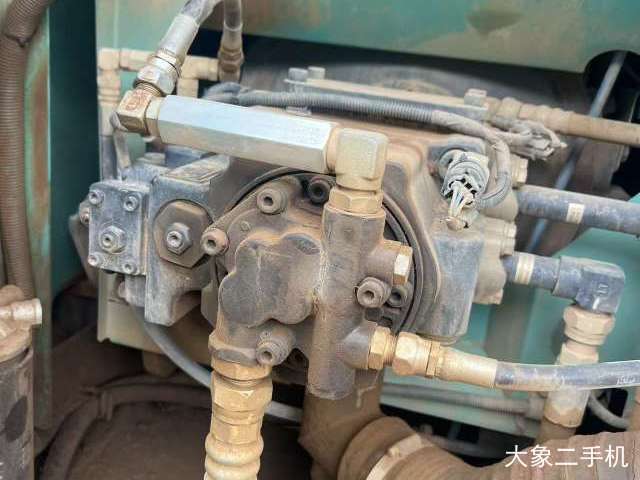 神钢 SK130-8 挖掘机