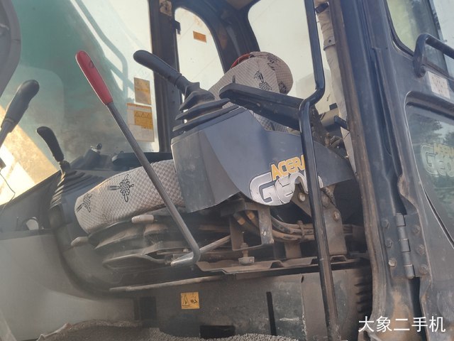 神钢 SK210LC-8 挖掘机