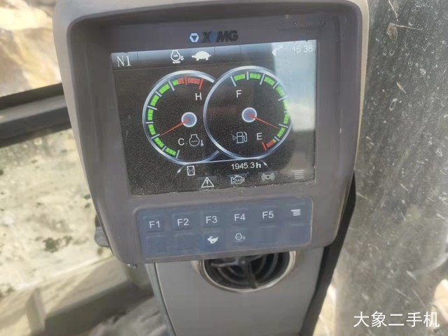 徐工 XE135D 挖掘机
