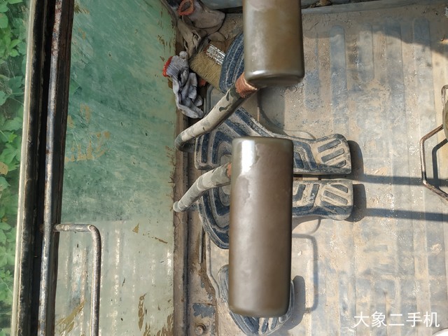 现代 R225LC-7 挖掘机