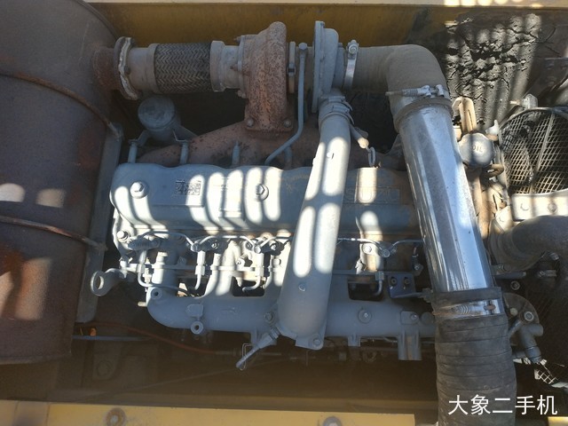 徐工 XE215C 挖掘机