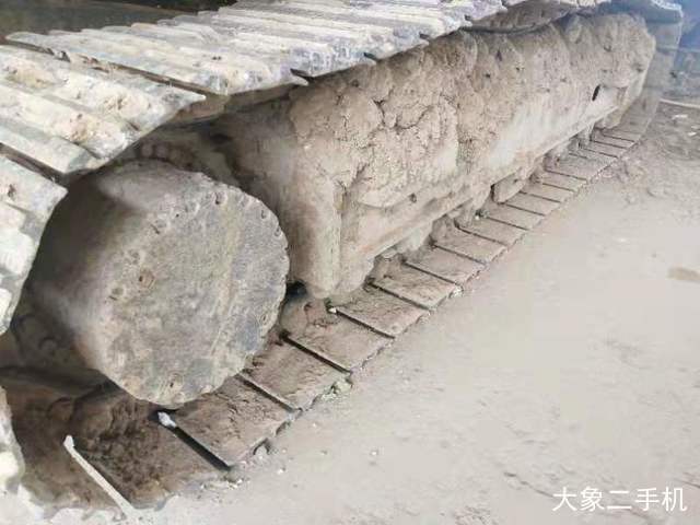 现代 R215-7 挖掘机