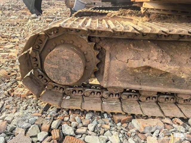 徐工 XE150D 挖掘机