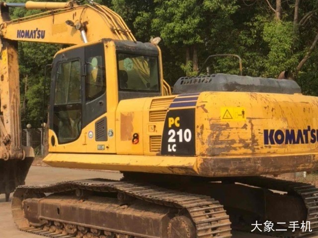 小松 PC210LC-8M0 挖掘机
