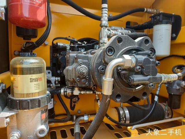 龙工 LG6225E 挖掘机