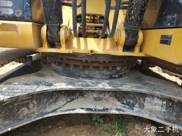 卡特彼勒 323D2L 挖掘机