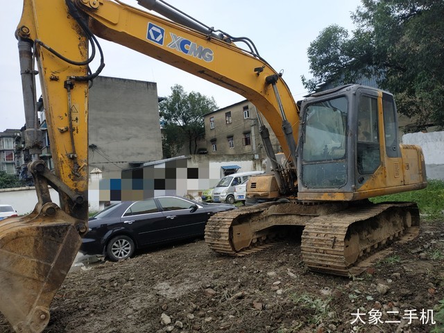 徐工 XE150D 挖掘机