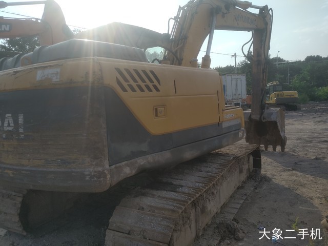 现代 R150LC-9 挖掘机