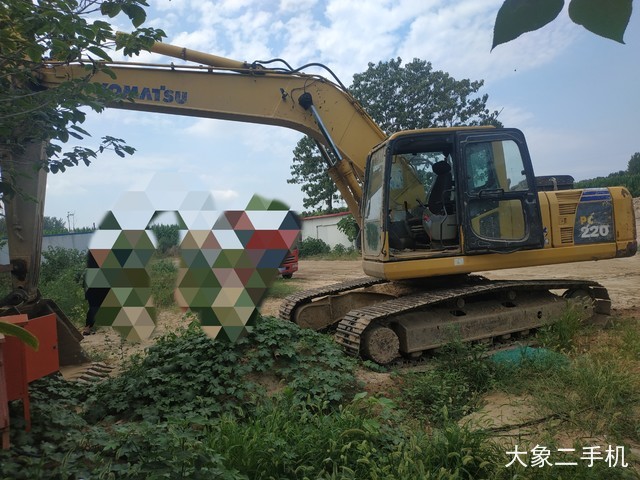 小松 PC220-8 挖掘机