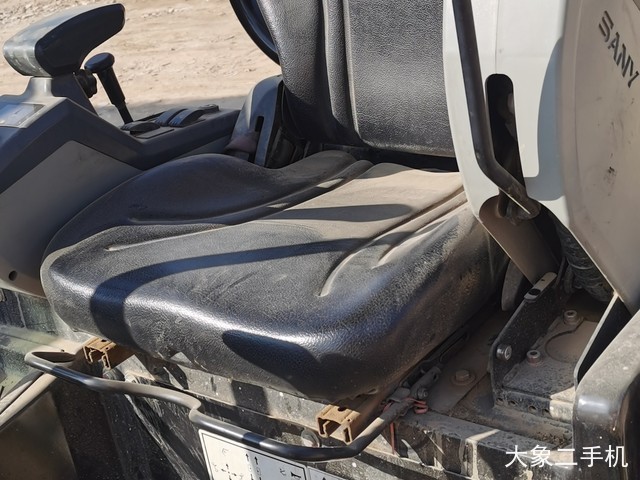 三一重工 SY16C 挖掘机