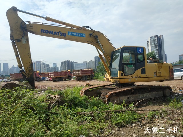 小松 PC220-8 挖掘机